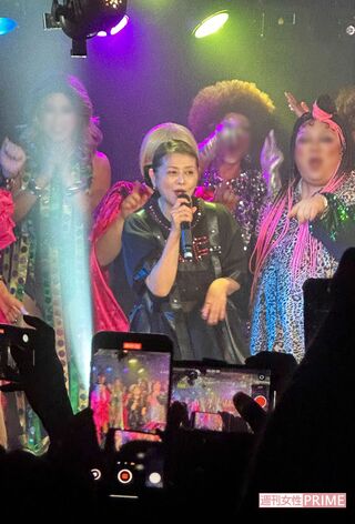 新宿二丁目のゲイクラブのイベントに出演した小泉今日子。ライブの最後は『学園天国』で会場の盛り上がりは最高潮へ