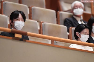 10月1日に『文化庁芸術祭』に出席された秋篠宮ご夫妻。悠仁さまの進学先はどちらに？