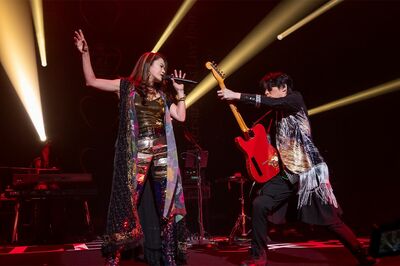 47都道府県を巡るツアー、大黒摩季30周年記念ツアー『SPARKLE』のようす
