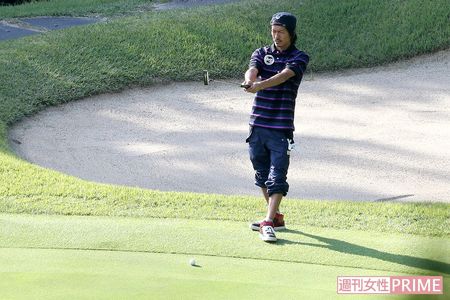 '12年にゴルフを楽しんだ際もボーダーのポロシャツにパンツというスタイルだった森田剛