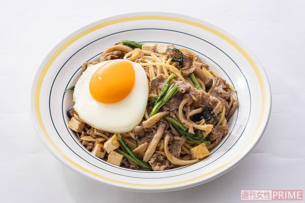 ぜいたくすき焼きパスタ／684kcal（撮影／廣瀬靖士）