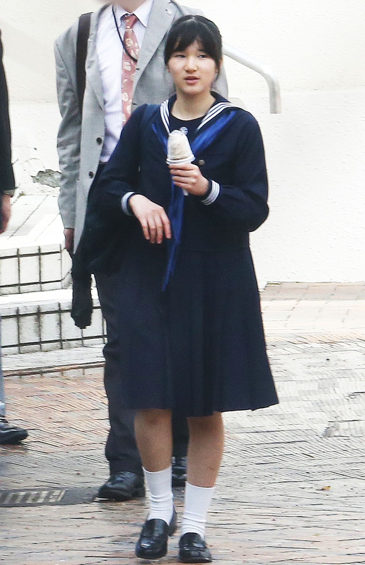 昨春の「オール学習院の集い」ではアイスクリームを頬張ることもあったが、今年は？