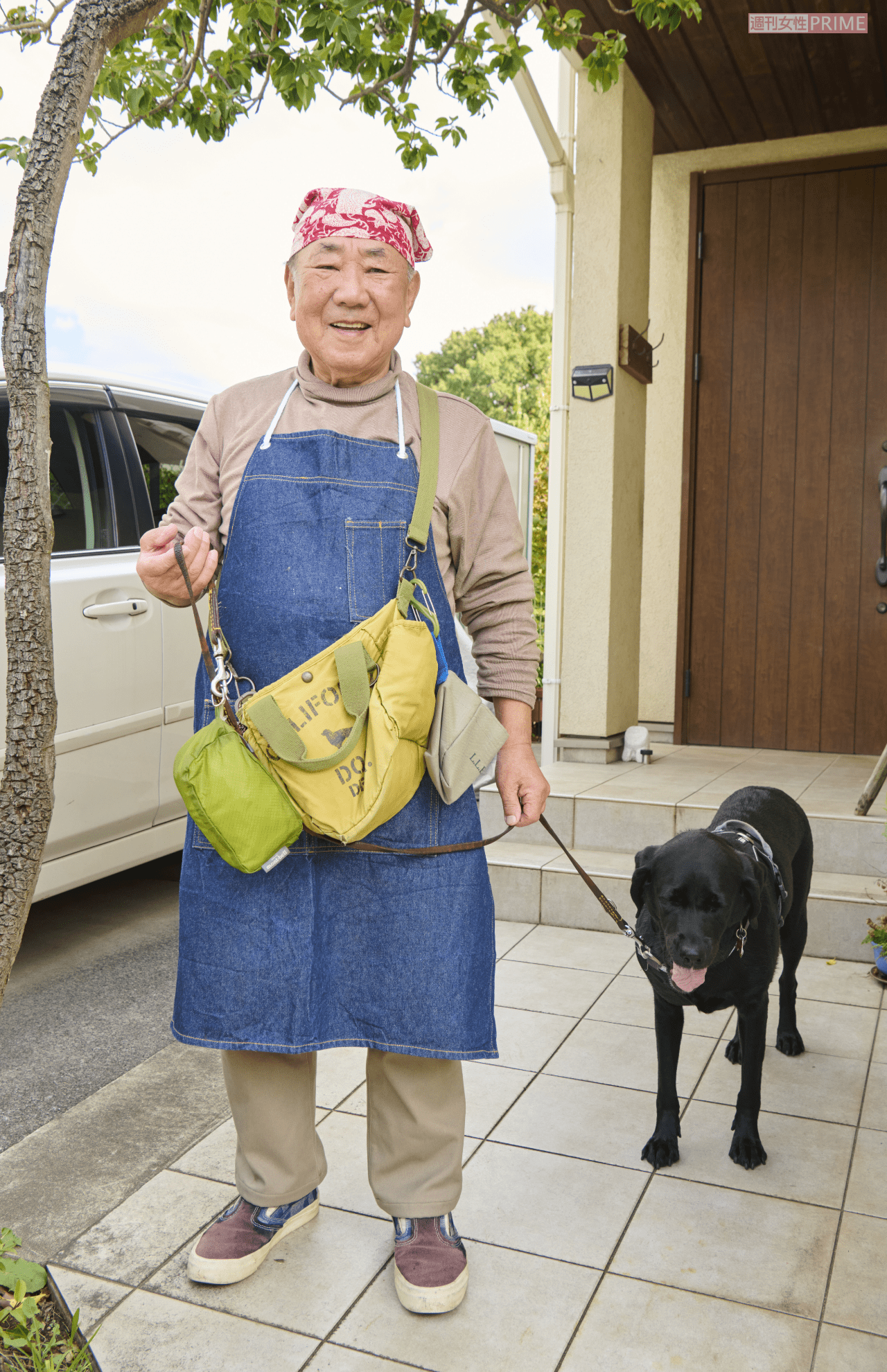 毎朝こなす買い出しや愛犬の散歩などでたくさん歩くことも足腰が弱らない秘訣