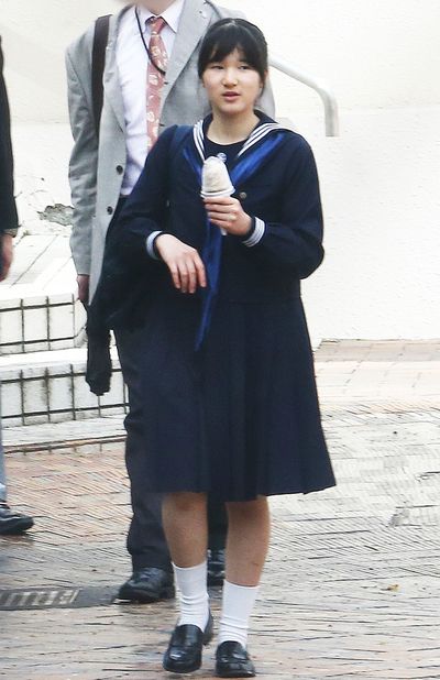 2016年4月の「オール学習院の集い」ではアイスクリームを頬張ることも