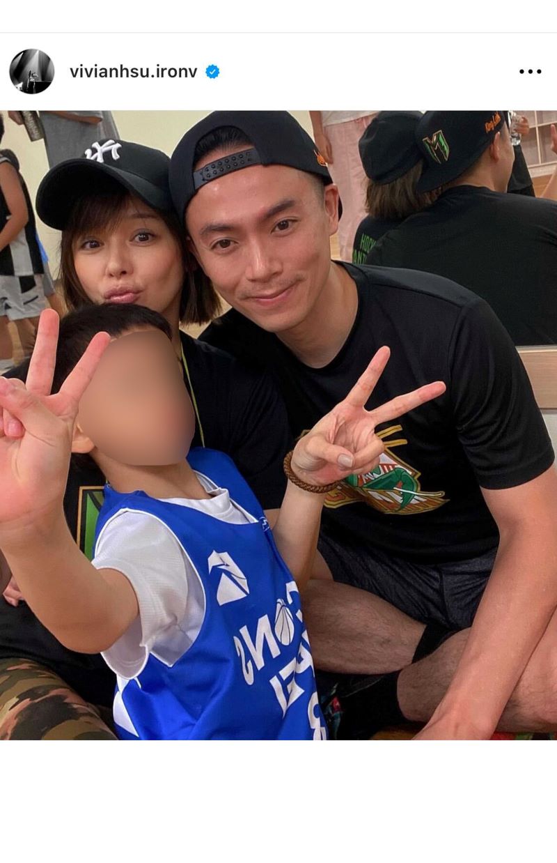元夫のショーン・リー氏と息子とのスリーショット（ビビアン・スーのインスタグラムより）