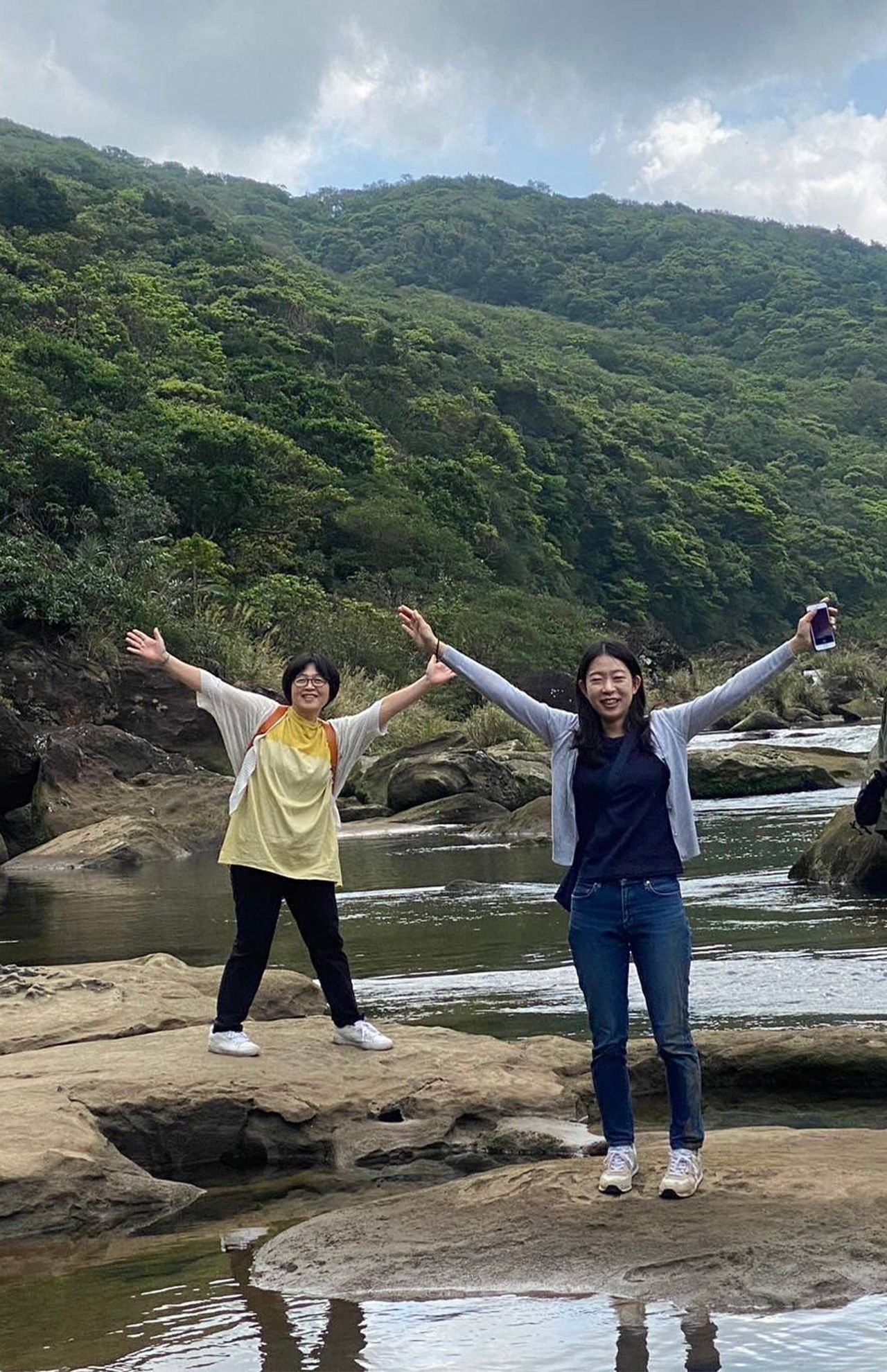 娘さんと一緒に、西表島でリゾートバイトデビュー。「バイト仲間からは『ママ』と呼ばれていました」（生島さん）