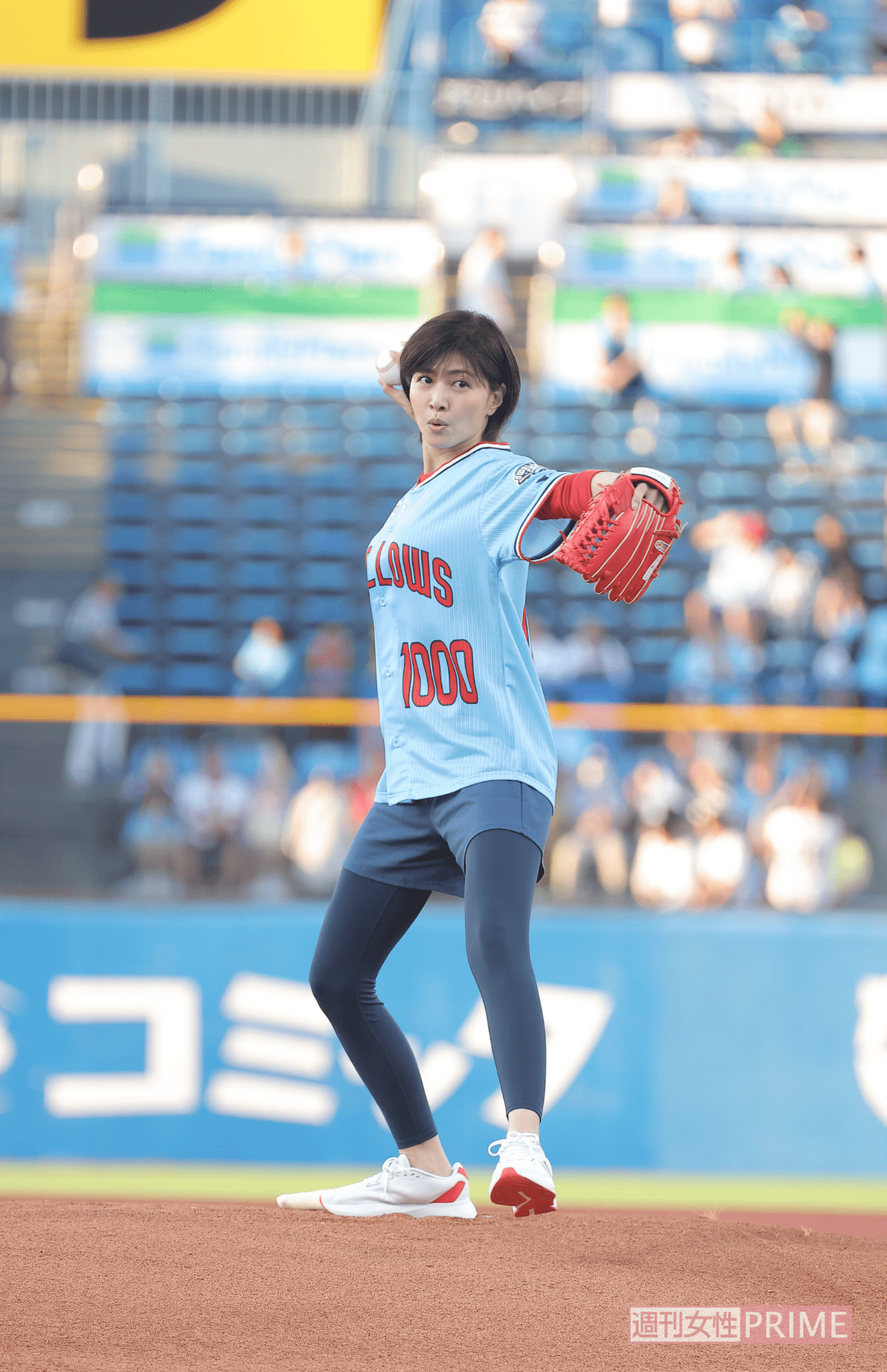 5月29日、神宮球場での始球式に登場した内田有紀