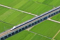 田中角栄ブームと上越新幹線、「我田引鉄」35年後の評価はいかに?