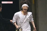 綾野剛・主演映画の監督が“女優の了承のないまま”で性的シーン撮影疑惑を釈明するも懐疑的な声が上がる理…