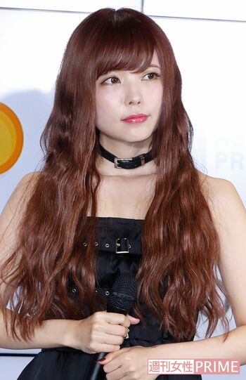 11月27日「セルフィーオーディション2016」に登壇したFukaseの元交際相手の益若つばさ