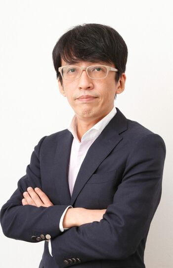 三上洋さん●ITジャーナリスト。文教大学情報学部非常勤講師。ライブ配信・ネット動画のプロデュースも行う。主なジャンルはセキュリティー（ネット事件、詐欺などへの安全対策）、スマートフォン（料金、業界、有害サイト対策）、節約・お得系（クレジットカード、ポイント、電子マネー）など。