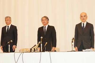 「いまだに払い戻しがない」理事長辞任も騒動収まらぬ宝塚歌劇団、“いじめ問題”のウラで勃発していた私設…