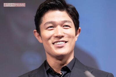 TBS日曜劇場『下剋上球児』で野球部監督を演じる鈴木亮平の知られざる顔、7歳年上の「スラリとした美人妻」…