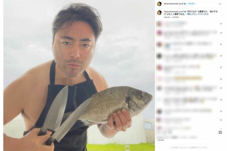 話題を呼んだ山田孝之の“裸エプロン”ショット（本人インスタグラムより）