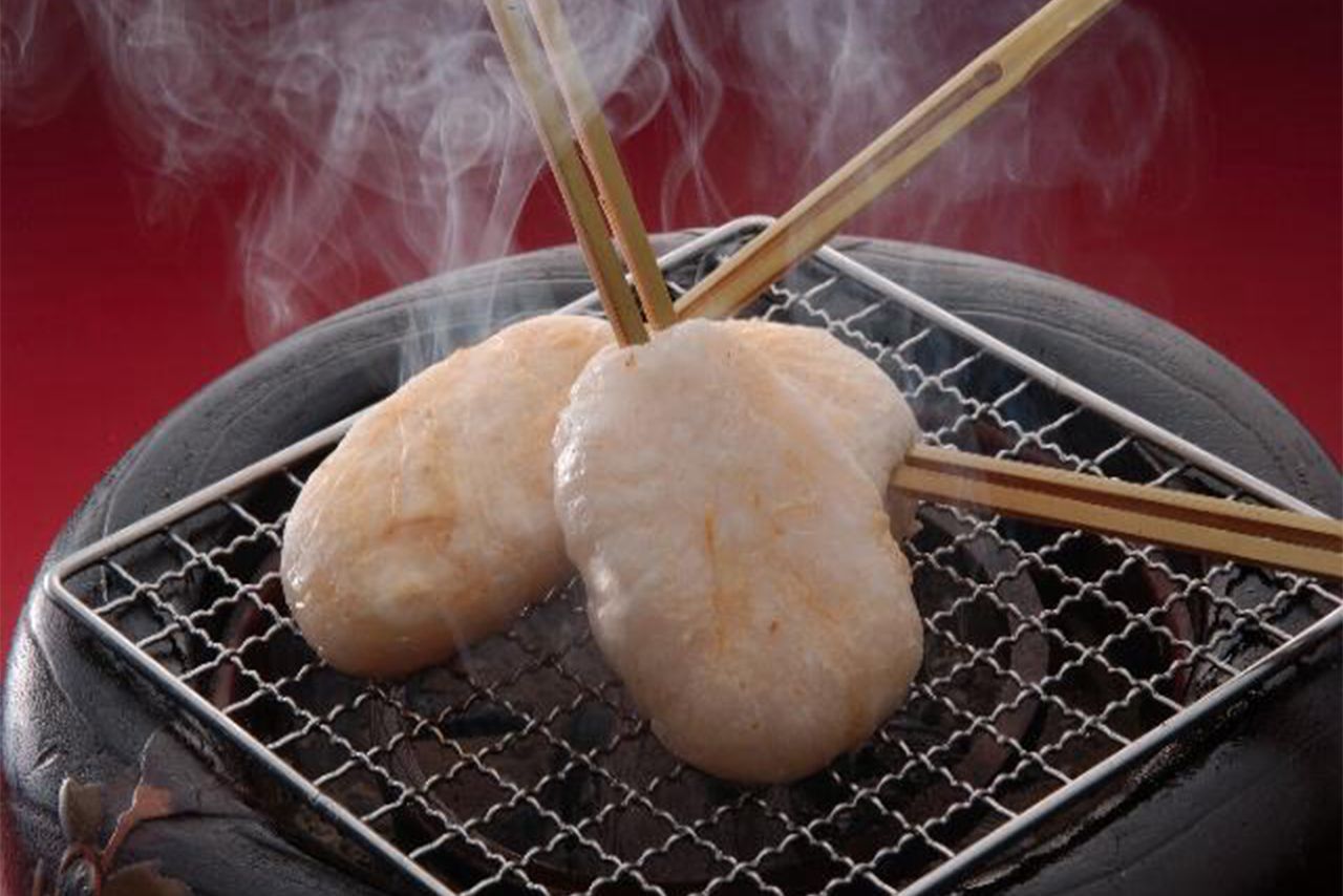 “海の貴婦人”ともいわれる白エビ。贅沢に200匹分を団子に！