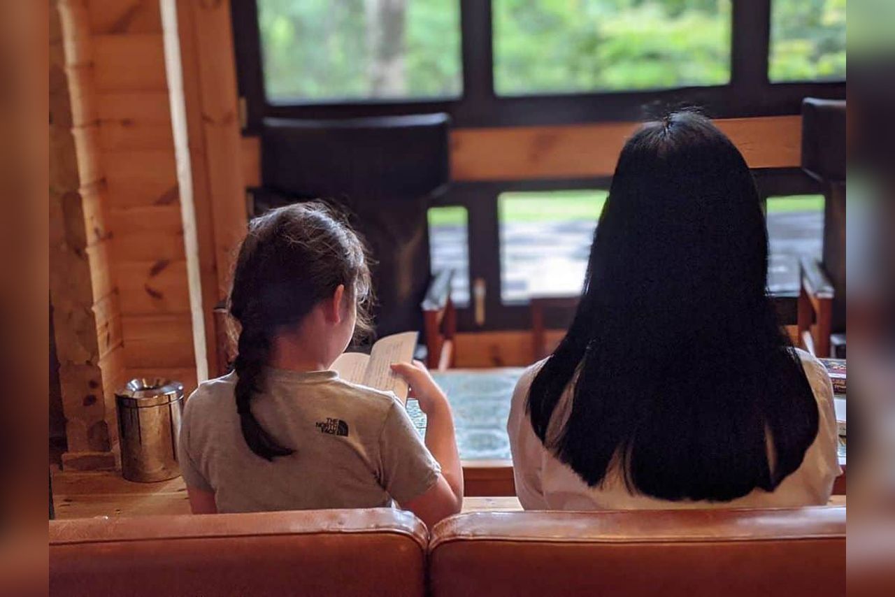 軽井沢の別荘での三浦瑠麗氏の様子（日本テレビ『アナザースカイ』インスタグラムより）