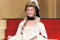 氷川きよし、マリーアントワネット風ドレス姿でハッピーオーラ全開！ ステージで見せた9変化