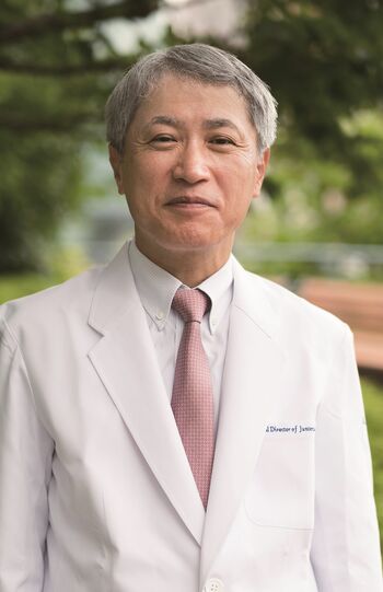 天野篤先生●心臓血管外科医。順天堂大学医学部特任教授。2012年には上皇陛下の心臓手術を執刀。2016年4月より2019年3月まで順天堂大学医学部附属順天堂医院院長。心臓を動かした状態で行うオフポンプ術の第一人者で、これまで執刀した心臓血管外科手術は1万例を超える。