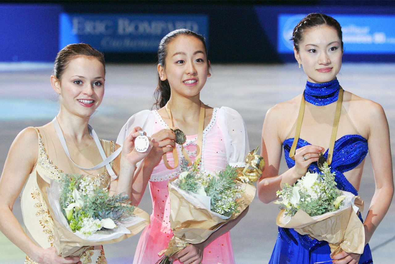 2010年バンクーバーフォリンで、浅田真央はキム・ヨナに敗れて銀メダルに