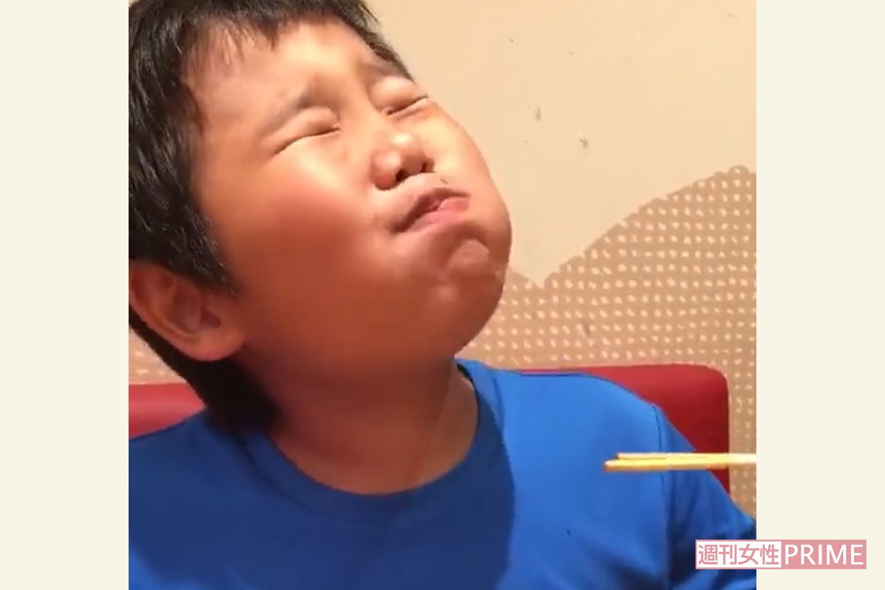 “回転寿司ヤバ客動画をもっとも中和させた人物”れおくん。スシローの株価は彼のおかげでV字回復したとも言われている