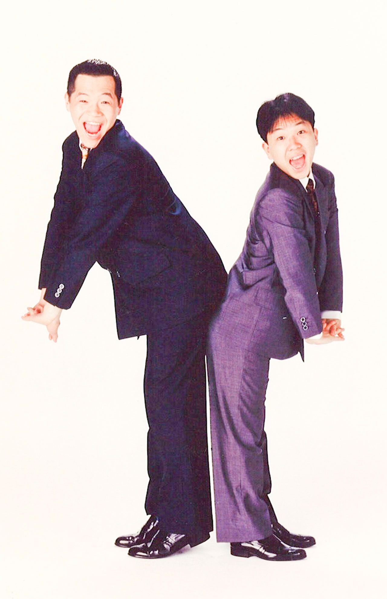 1991年の結成当初のアーティスト写真。キャイ〜ンポーズが今と逆!?　