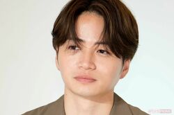 timelesz菊池風磨の実父・菊池常利の“アクスタ”が4時間で完売「予想以上の注文数」を生んだイケおじぶりと“物語性”《2026年7月Choice》