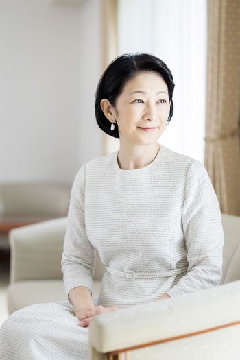 眞子さまとの“対話”を重ねているというが……（8月14日撮影）