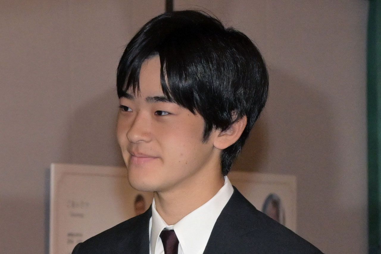 5月23日には、姉の佳子さまと一緒にペア公務にをされた悠仁さま。学業の傍ら、公務にも励まれている