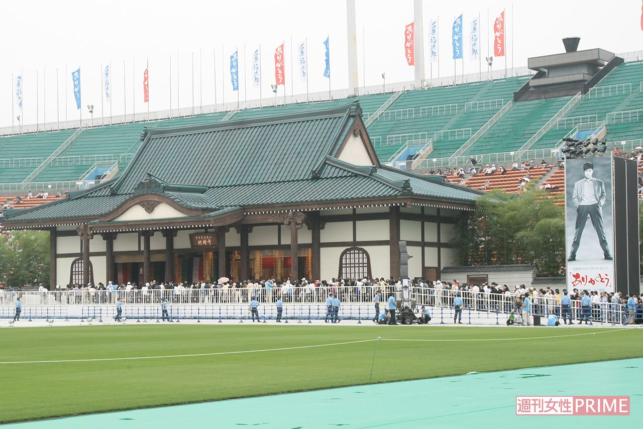 2009年7月、石原裕次郎さんの二十三回忌法要が東京・国立競技場にて営まれた（撮影／佐藤靖彦）