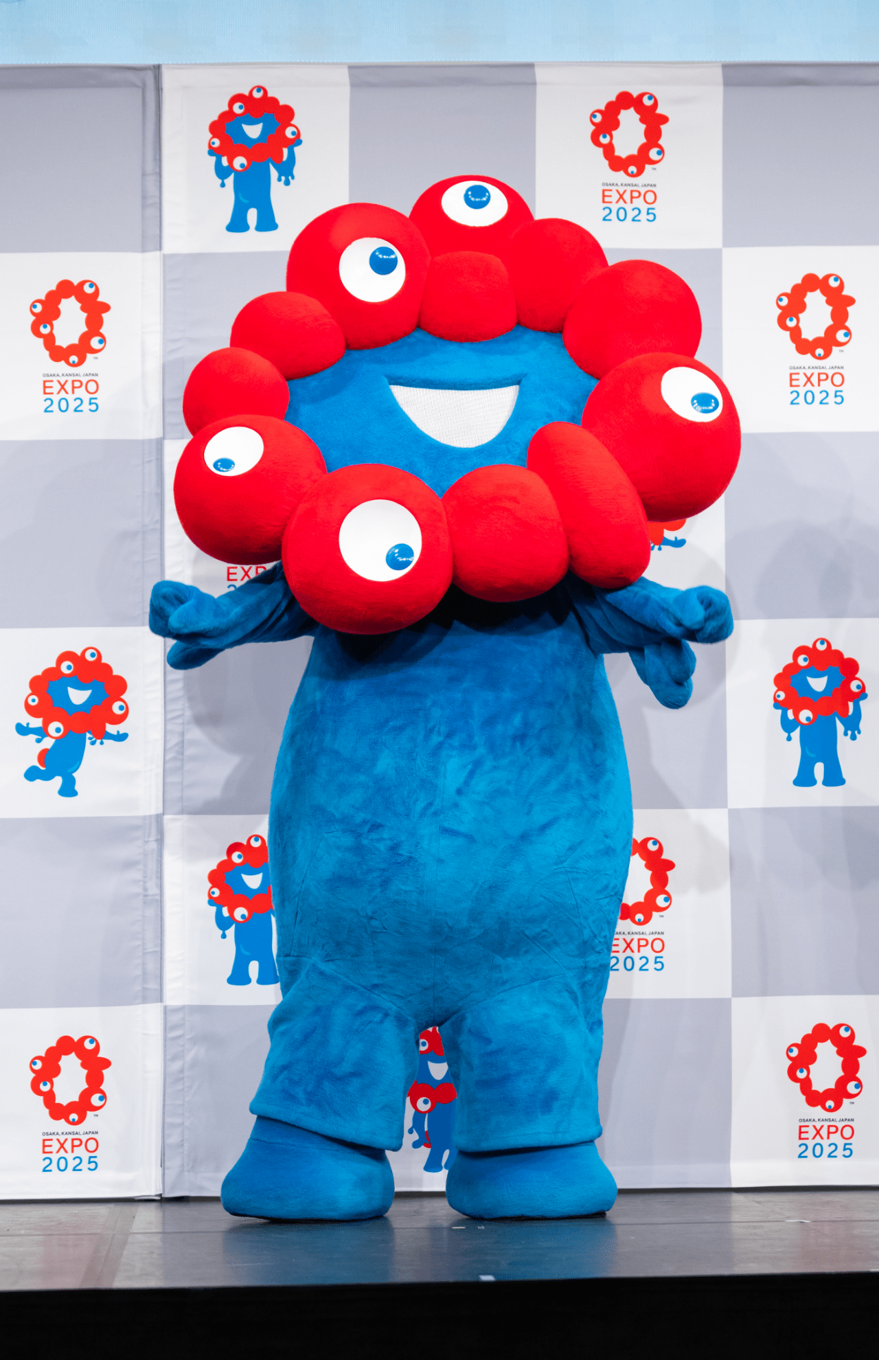 関西万博の公式キャラクター・ミャクミャク（撮影／週刊女性写真班）