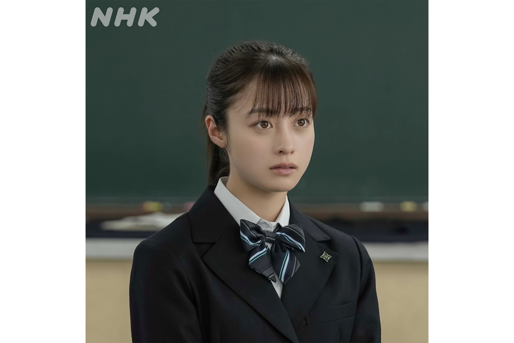 目の下のクマが心配される橋本環奈（『おむすび』公式Xより）