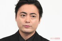 山田孝之『全裸監督２』撮影現場で熱望、ヒロイン・森田望智に捧げた“名曲”