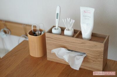 体温計や綿棒を立てて