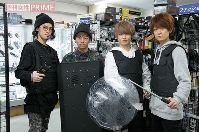 女性必見!!　自分の身は自分で守るために、男4人が最新防犯グッズを体験してみた