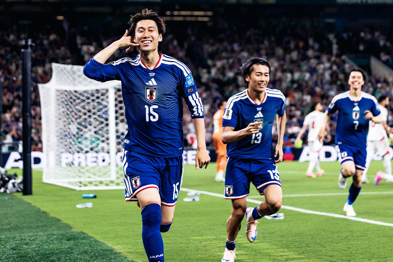 先制点を決めた鎌田大地とアシストをした中村敬斗（「JMPA代表撮影より）