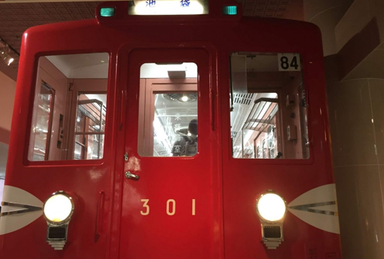 東京・葛西駅にある地下鉄博物館に展示されている丸の内線の301号車車両