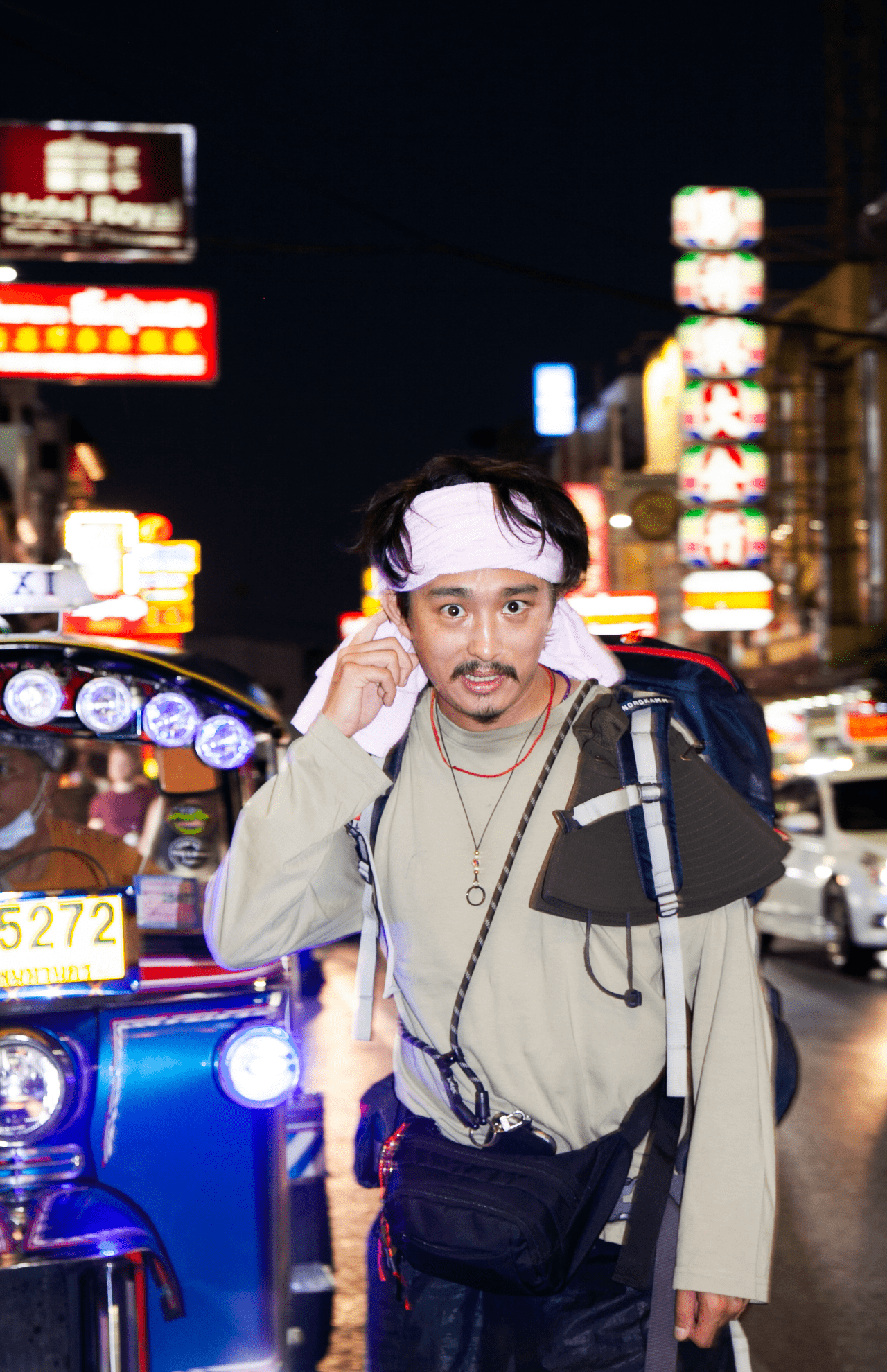 旅の最後。「でも、帰ってきた後の写真はめちゃくちゃ表情をつくってる（笑）。同じように目を見開いてるけど、全然違っていて」と話した。（撮影＝ERINA FUJIWARA）