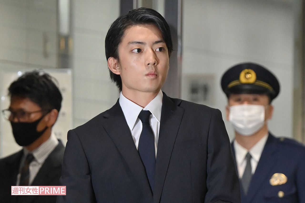 10月30日、釈放された伊藤健太郎は神妙な面持ち