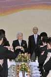 ’13年12月の天皇誕生日『宴会の儀』。宮中儀式では飲酒の文化が多く残る