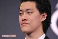 霜降り明星・粗品が離婚を発表も「元タレント妻が消さないラブラブ写真」 なぜ別れた…？ 議論を呼ぶ投稿の…