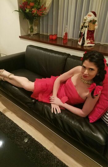 堂々たる美ボディは、加工のようには見えないカイヤ。これも日々のトレーニングの成果か。本人Instagramより