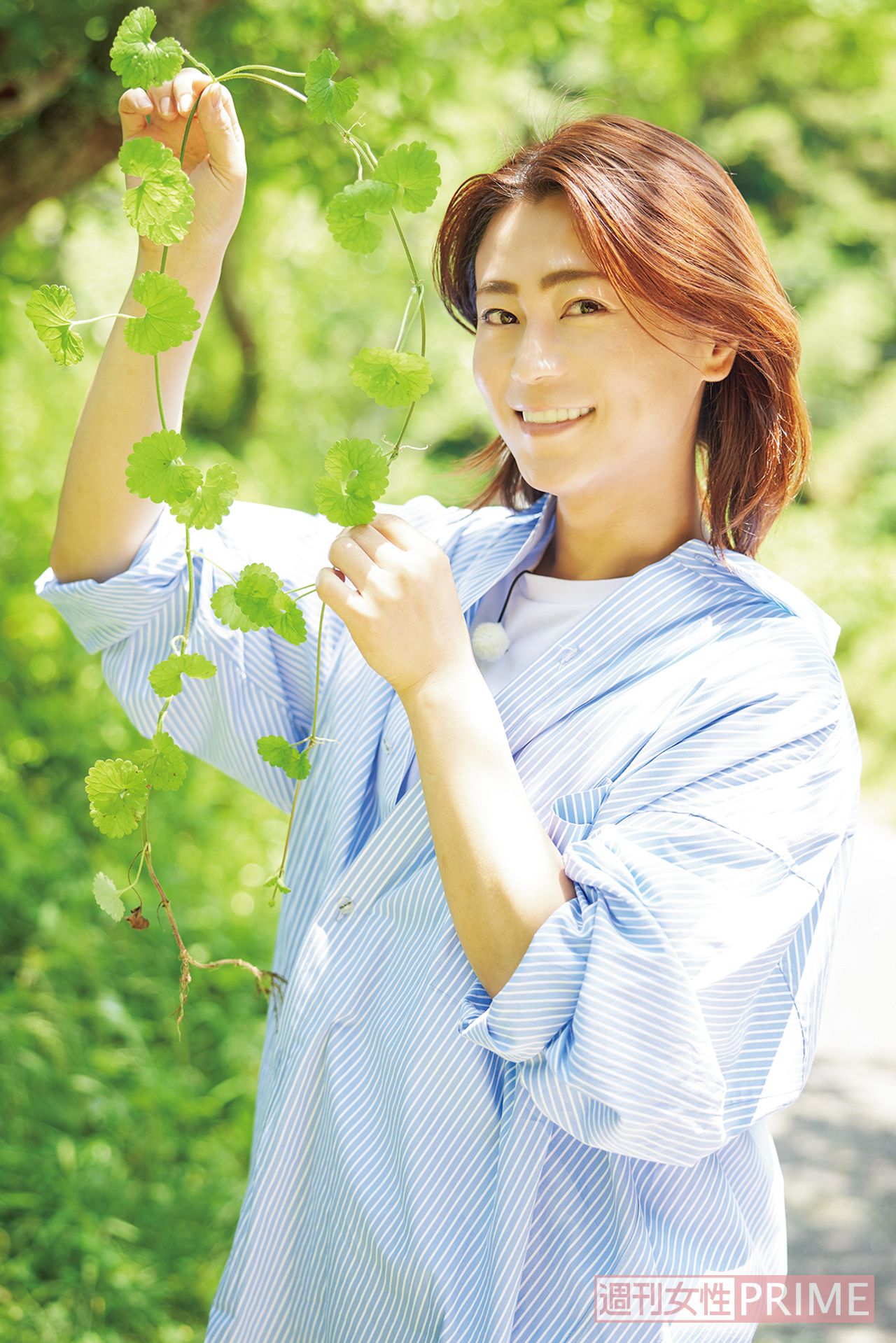 '21年5月。『趣味の園芸』内『氷川きよし グリーンサムへの12か月』（NHK Eテレ）の収録に密着。「けっこうみんな見てくれていて。“すごく面白かった”って。全然面白いこと言ってないのに（笑）。ナチュラルに生きる姿をみなさんに届けたい」　撮影／廣瀬靖士、週刊女性写真班