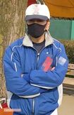 小学生の長男が所属する野球チームのコーチをしているくりぃむしちゅー・上田晋也。この日は公式戦だったが、対戦相手も気づいてない様子だった