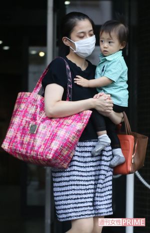 勸玄くんをセレブ託児所に通わせる麻央さん（'14 年9月）