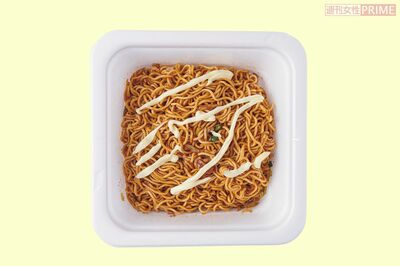 マルちゃんごつ盛りソース焼そばキユーピーからしマヨネーズ付　撮影／山田智絵