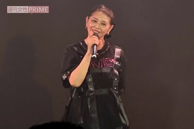 【独自】小泉今日子が新宿二丁目のゲイクラブイベントに降臨！ドラァグクイーンと披露した“伝説のアイドル…