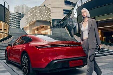 ポルシェのブランドアンバサダーを務めるバーチャルインフルエンサーAYAYI（写真提供：アリババグループ）