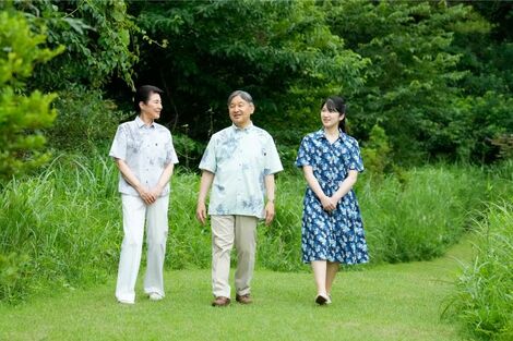 天皇ご一家が2年連続ご着用、愛子さまの“5500円かりゆし” 製造元が明かす驚きの反響「まさかうちの商品とは…」