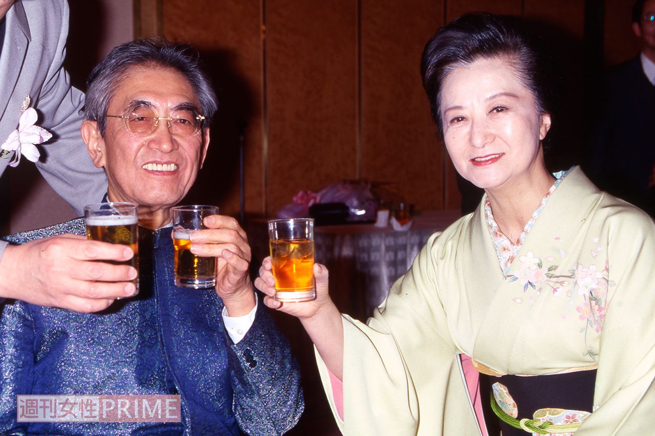 '00年3月に行われた『淀川長治賞』授賞式では、大島監督とのツーショットを見せた