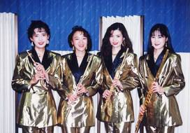 フルートのアンサンブルに所属し、全国を回っていた。左端がさくらいさん